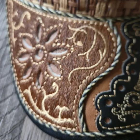 Gorra Black Mesh Straw Trucker Hat Silver Tone Horse Buckle Embroidered Brim - Picture 6 of 10